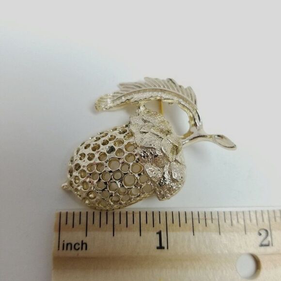 Vintage Sarah Coventry Acorn Shape Brooch, Gold Tone Tree Seed, Retro Estate - Picture 3 of 7